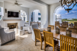 30A Florida beach house outdoor dining room